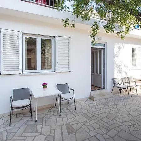 Ljubica Guest house 3*